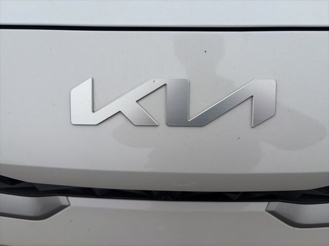 Used 2024 Kia Forte LXS image 9