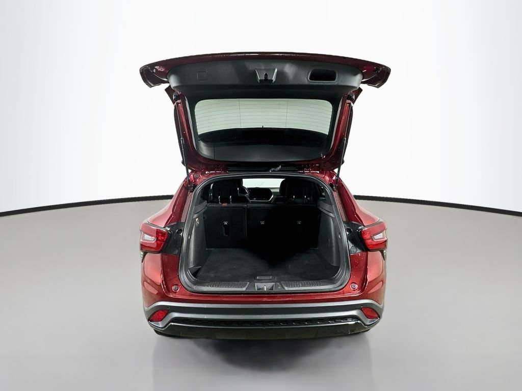 Used 2025 Chevrolet Trax RS w/ Sunroof Package FWD image 36