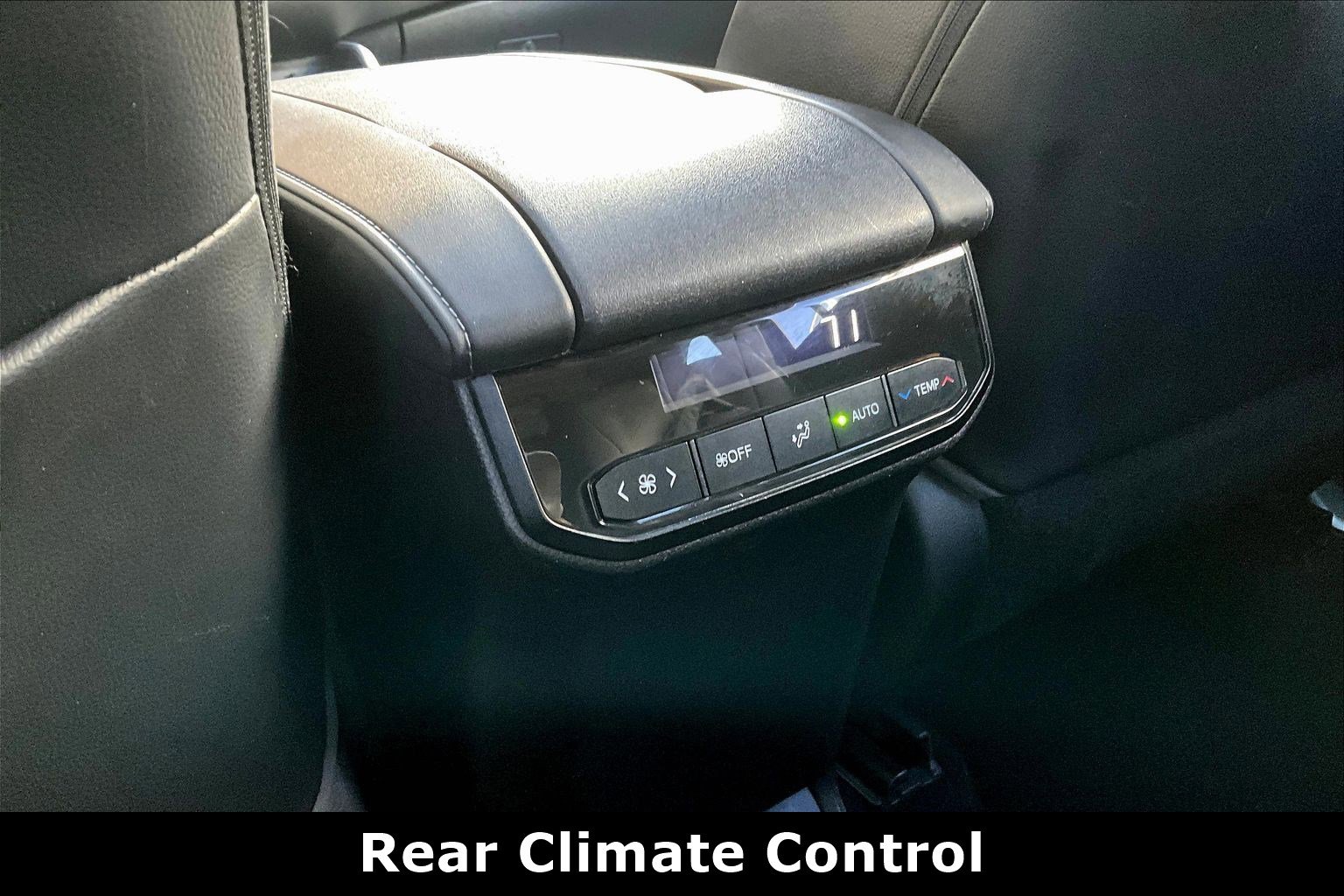 Used 2021 Toyota Highlander XLE image 11