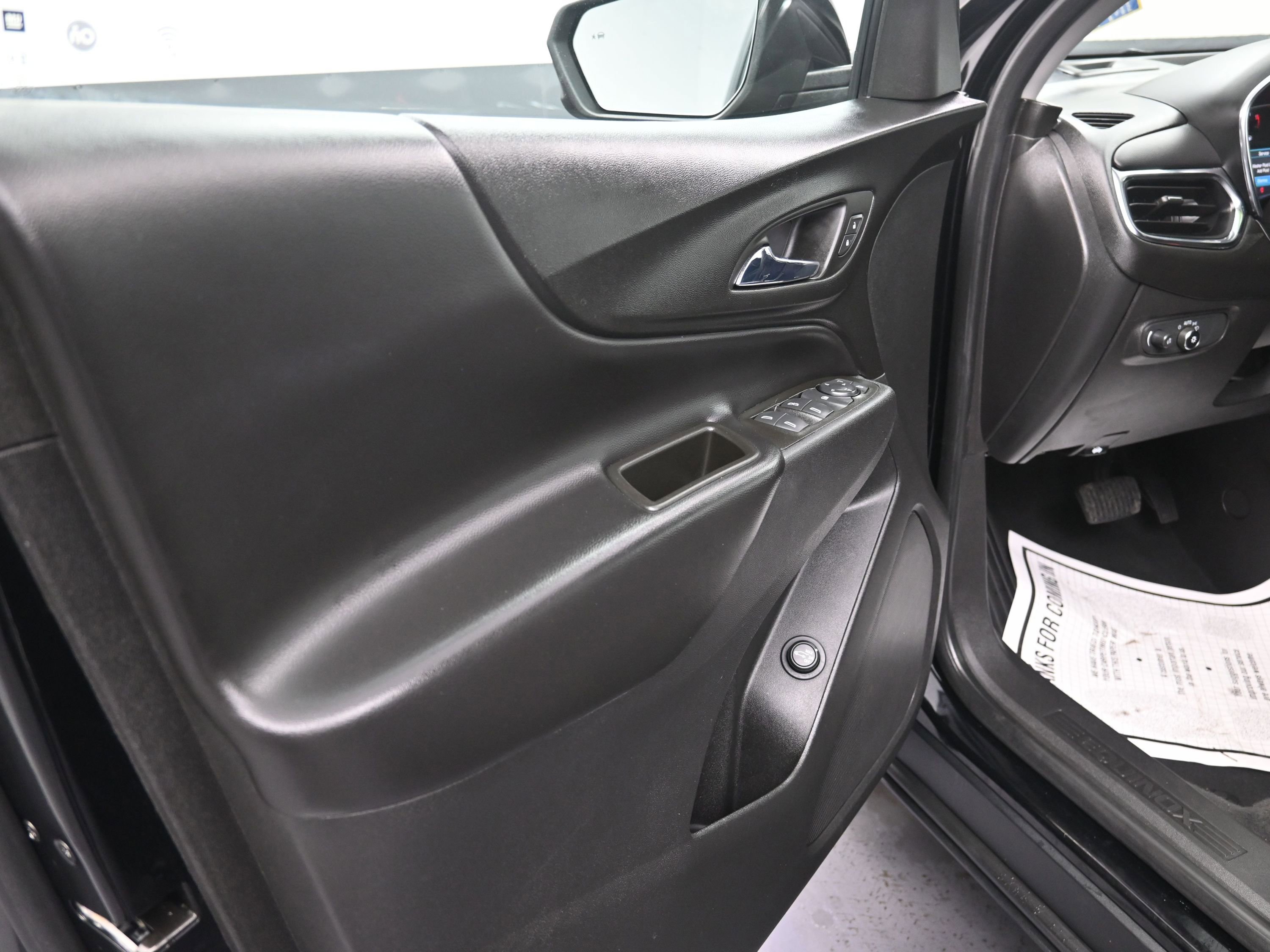 Used 2022 Chevrolet Equinox LT image 18