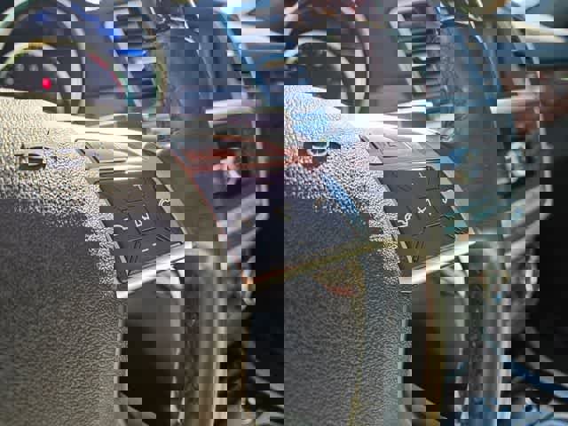 Used 2014 Mercedes-Benz GL 550 4MATIC image 26