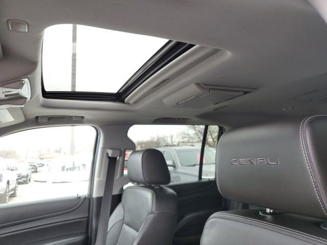 Used 2018 GMC Yukon XL Denali w/ Open Road Package image 8