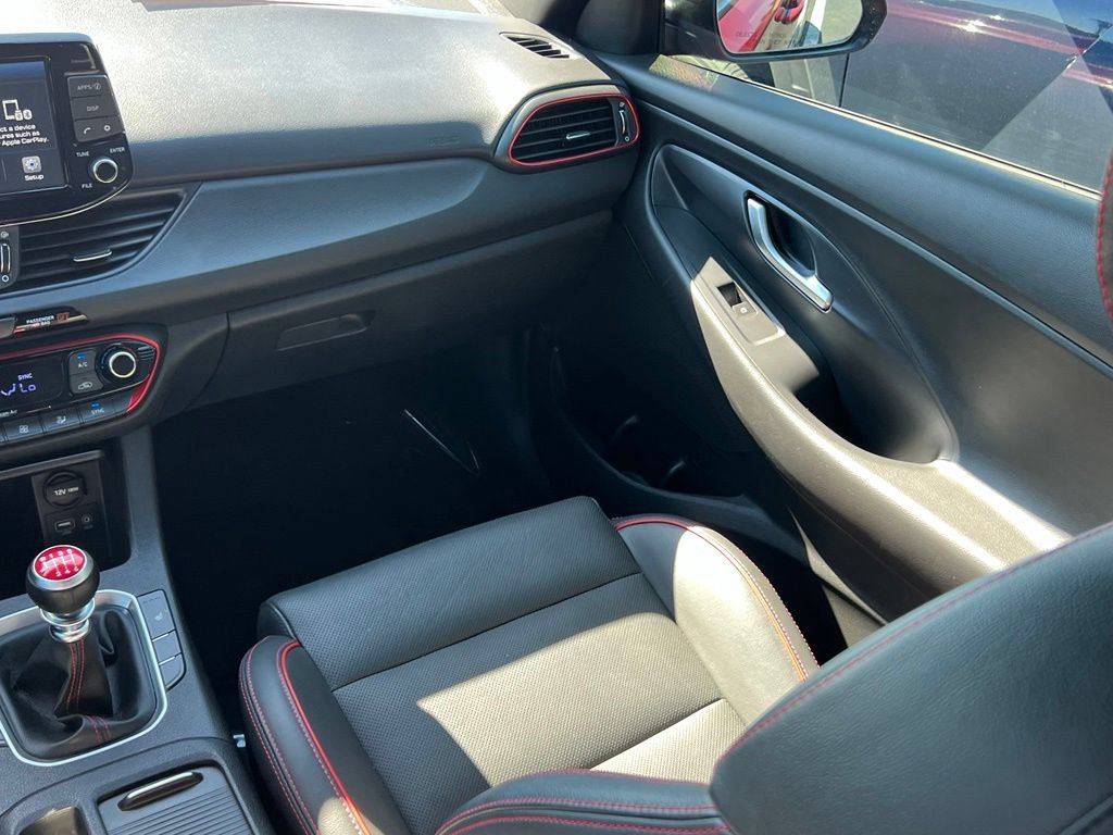 Used 2018 Hyundai Elantra GT Sport FWD image 17