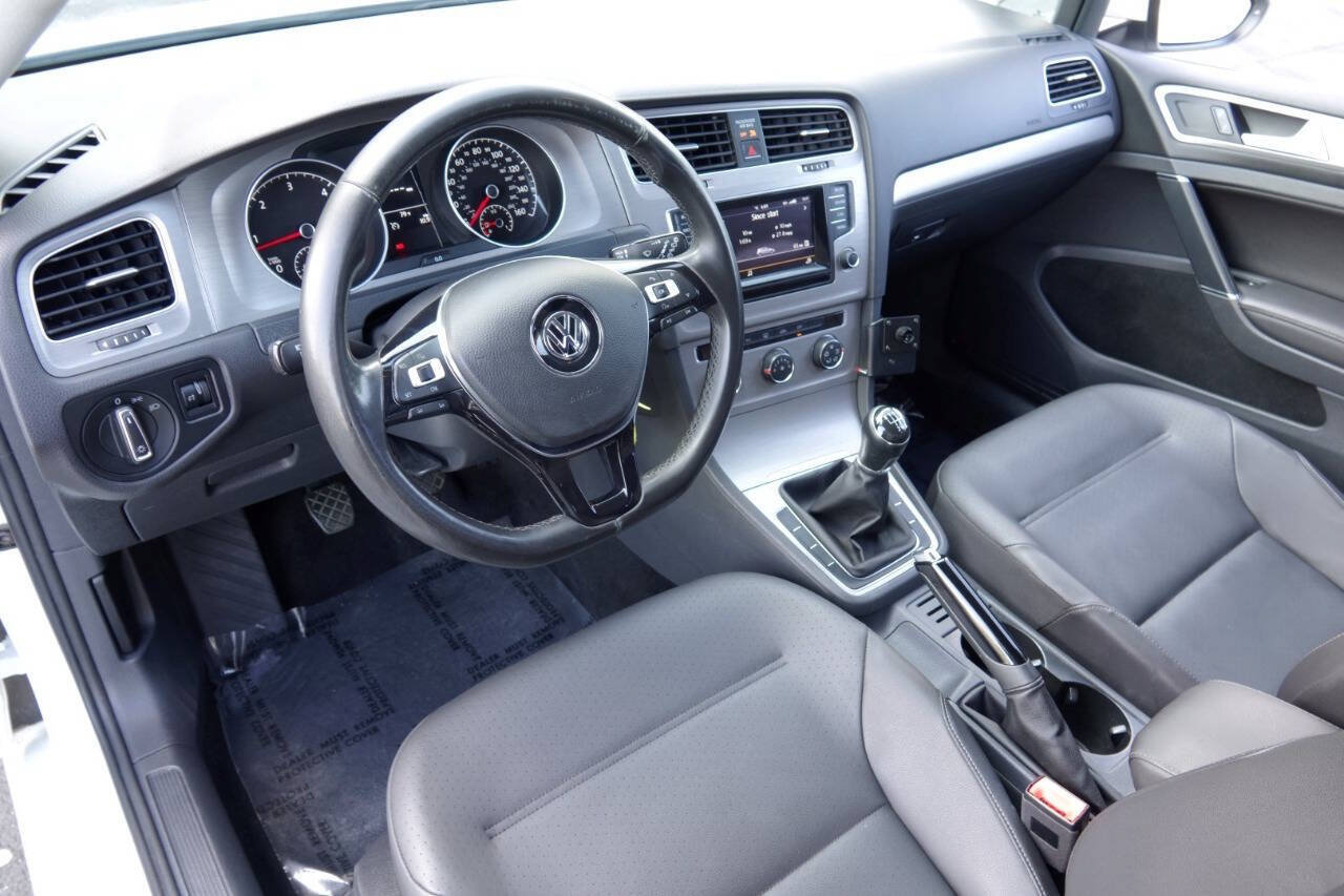 Used 2015 Volkswagen Golf TDI S FWD image 4