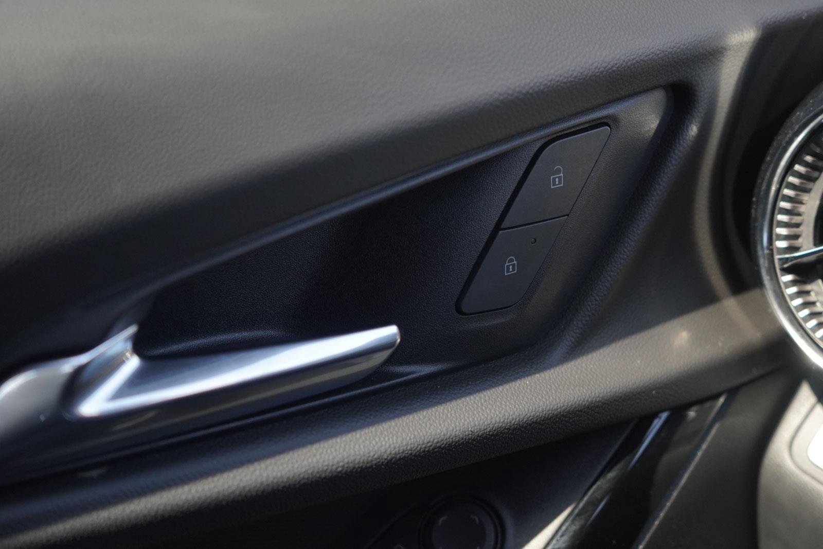 New 2025 Chevrolet Equinox LT w/ Convenience Package II image 19