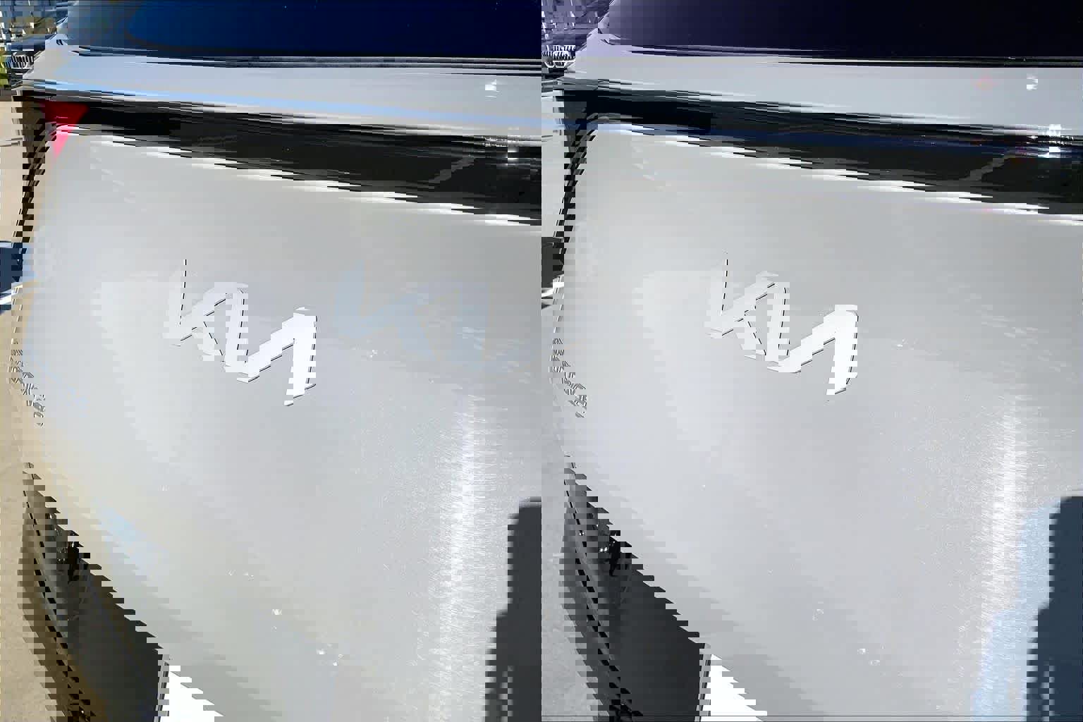 Used 2024 Kia Sportage SX image 9