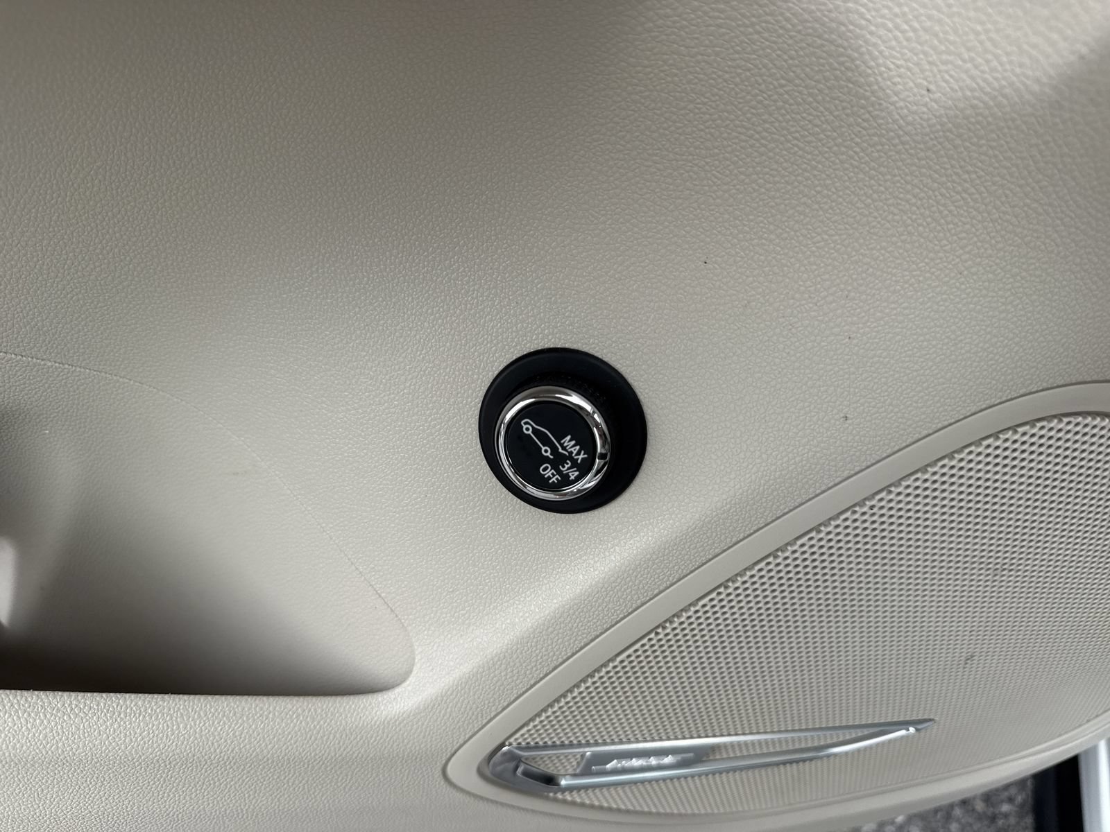 Used 2023 Buick Envision Avenir AWD/4WD image 18