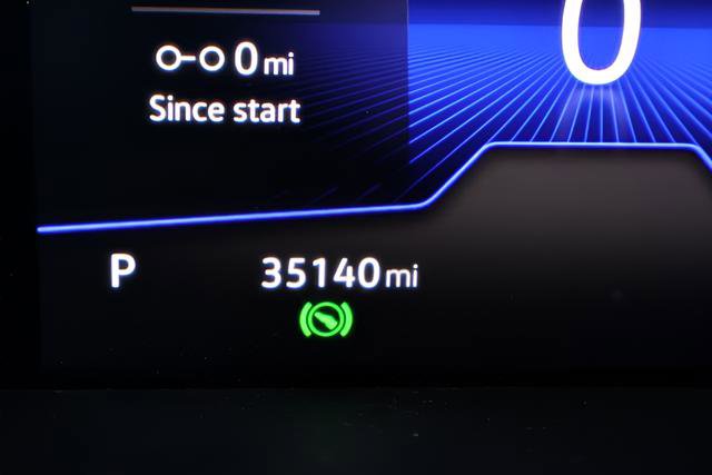 Certified 2022 Volkswagen Taos SE w/ Panoramic Sunroof Package FWD image 2