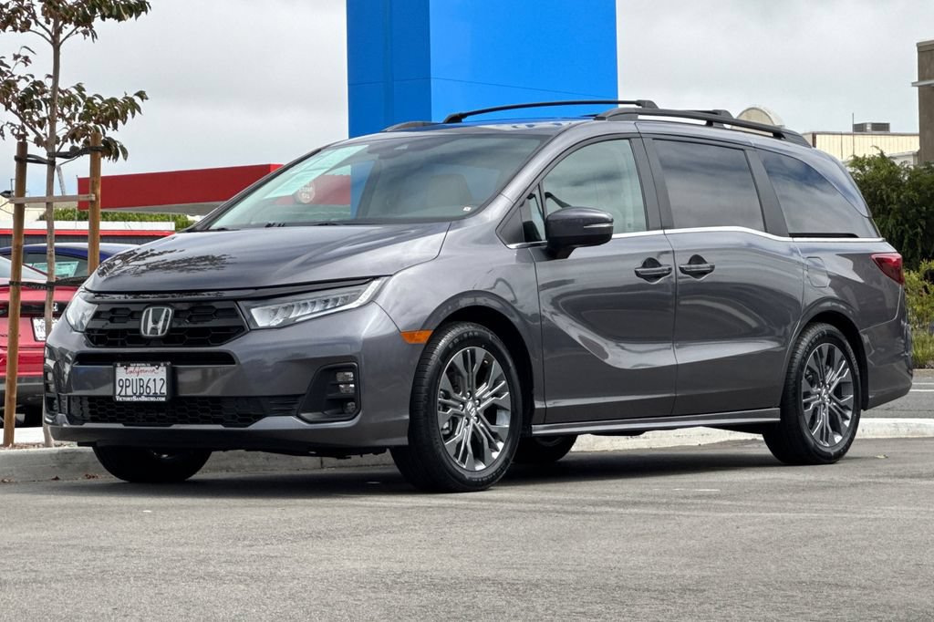 Certified 2025 Honda Odyssey Touring image 8