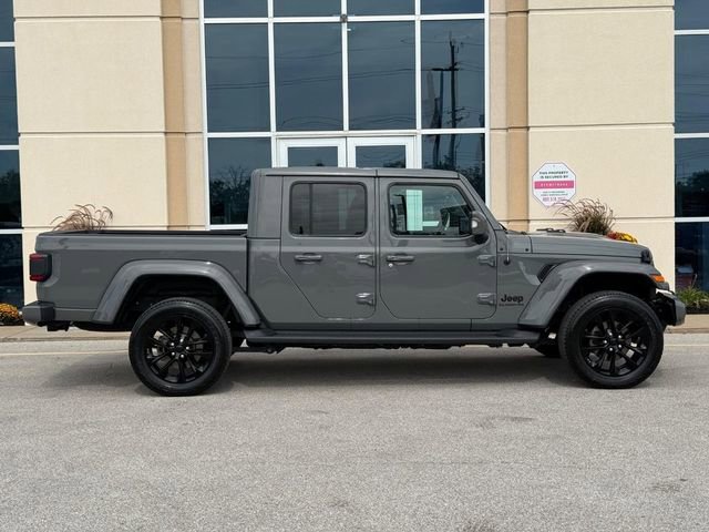 Used 2022 Jeep Gladiator Overland image 2
