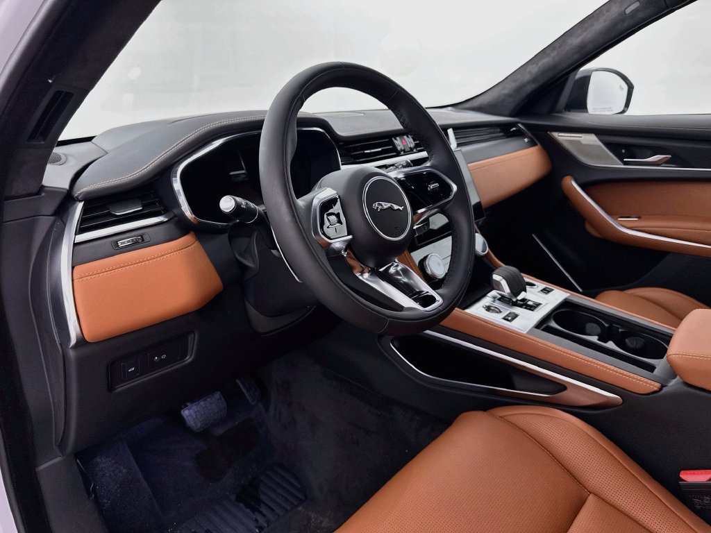 New 2026 Jaguar F-PACE R-Dynamic S AWD/4WD image 9