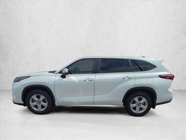 Used 2023 Toyota Highlander L AWD/4WD image 8