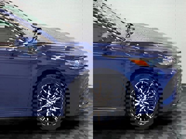 Used 2024 Toyota Camry SE image 8