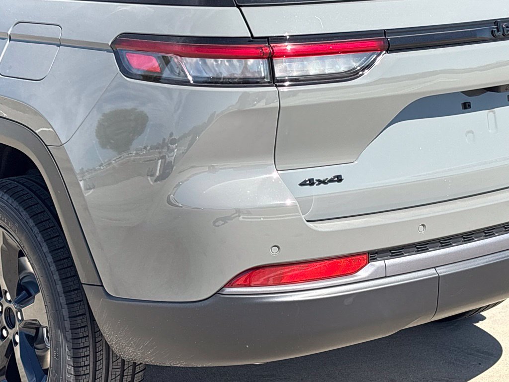 New 2027 Jeep Grand Cherokee Limited AWD/4WD image 4