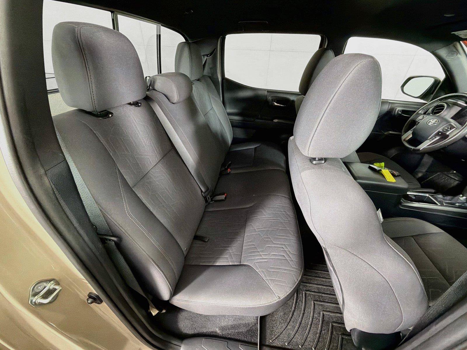 Used 2019 Toyota Tacoma TRD Sport AWD/4WD image 27