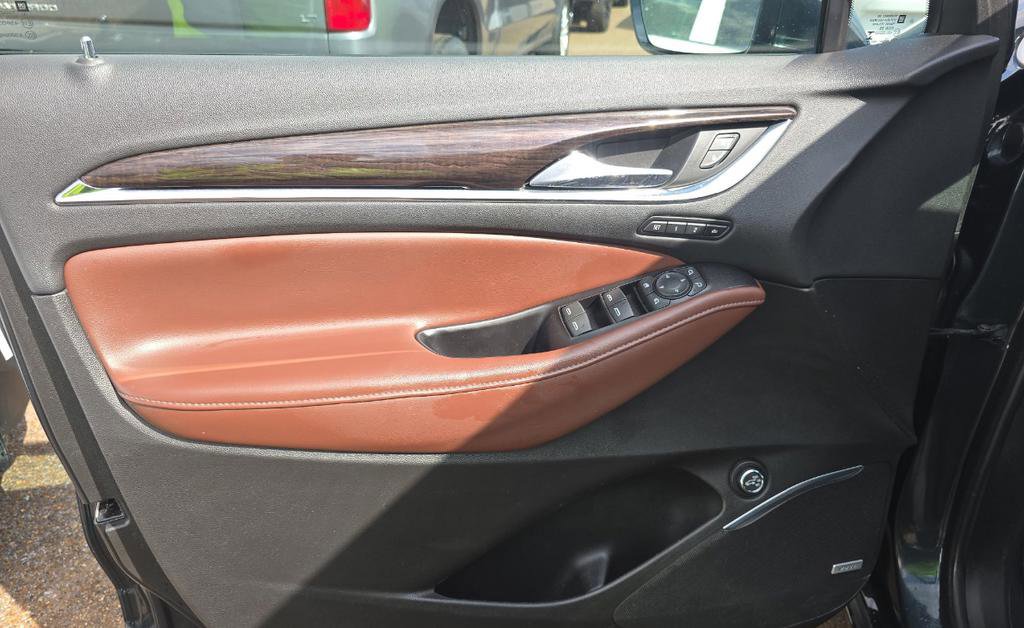 Used 2018 Buick Enclave Avenir w/ Avenir Technology Package FWD image 8
