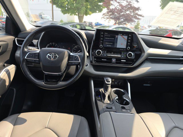 Used 2021 Toyota Highlander XLE image 21