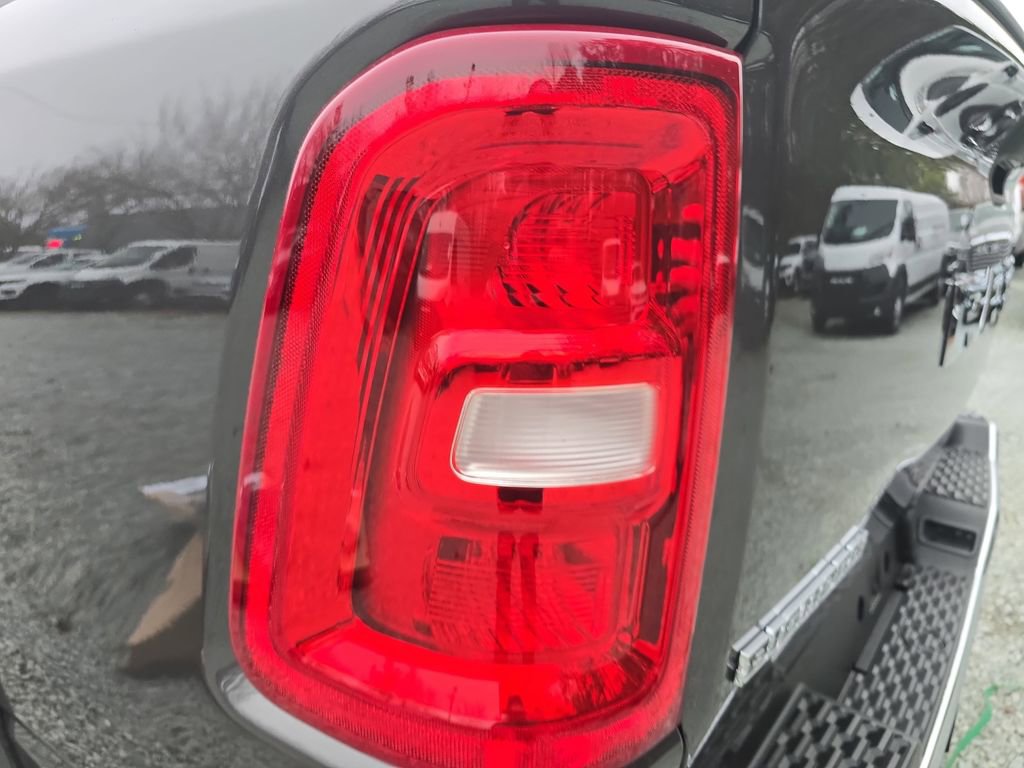 New 2026 RAM 1500 4x4 Crew Cab image 34