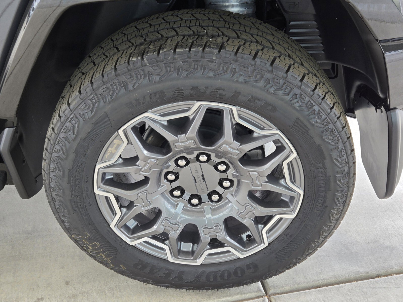 New 2025 GMC Hummer EV 2X w/ LPO, Sport Package image 5