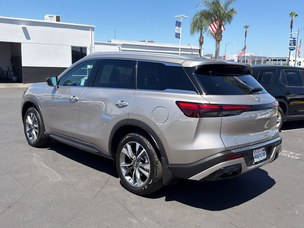 Used 2023 INFINITI QX60 Luxe w/ Cargo Package FWD image 7