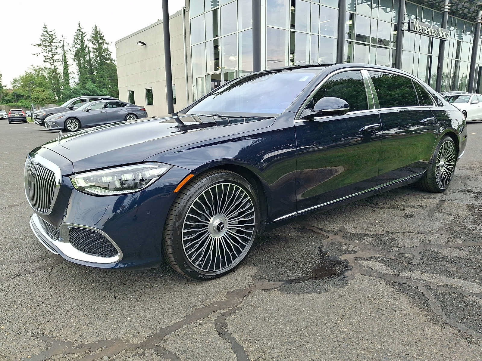 Certified 2025 Mercedes-Benz Maybach S 580 4MATIC image 3