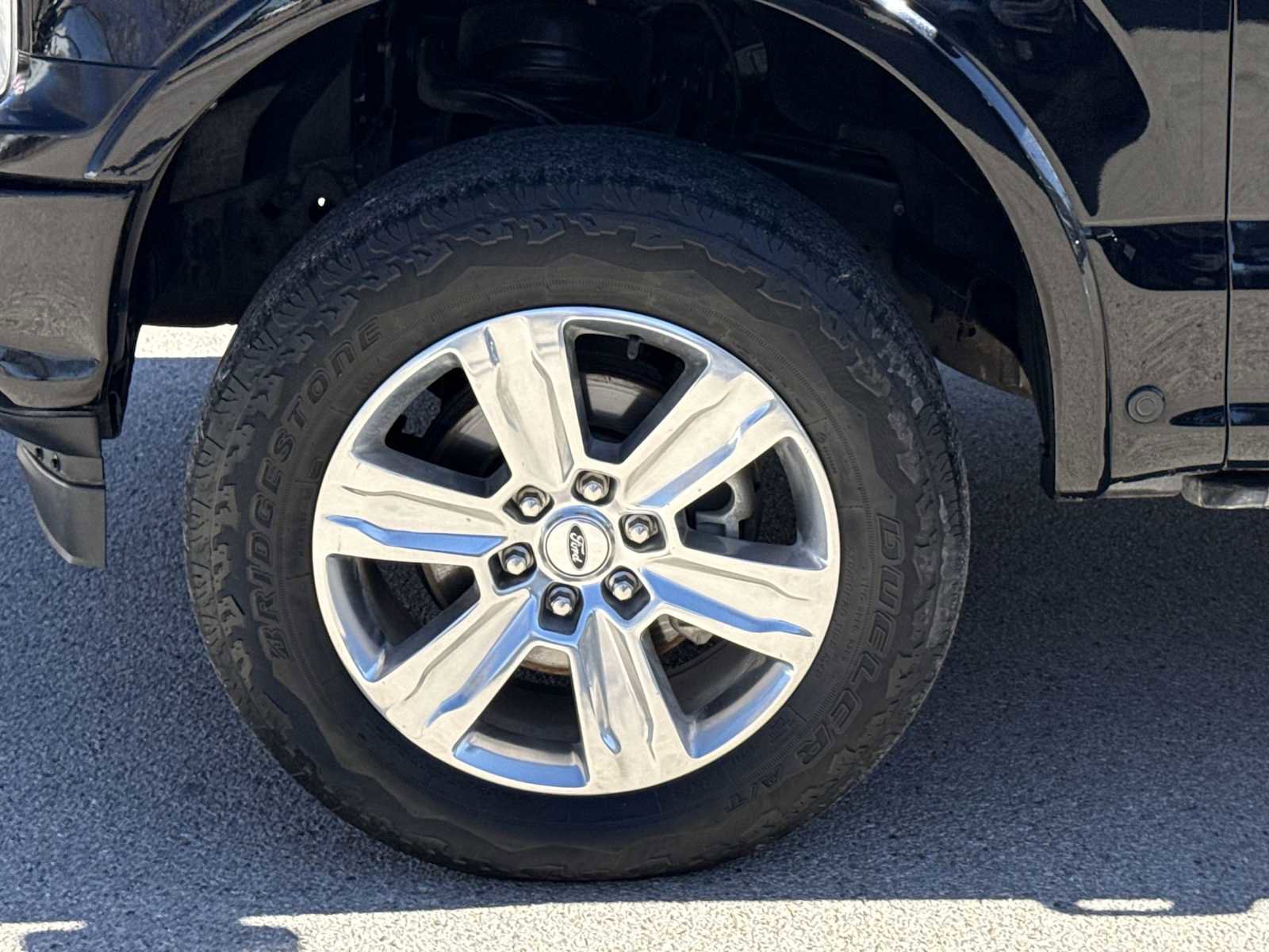 Used 2019 Ford F150 Platinum w/ Equipment Group 701A Luxury image 4