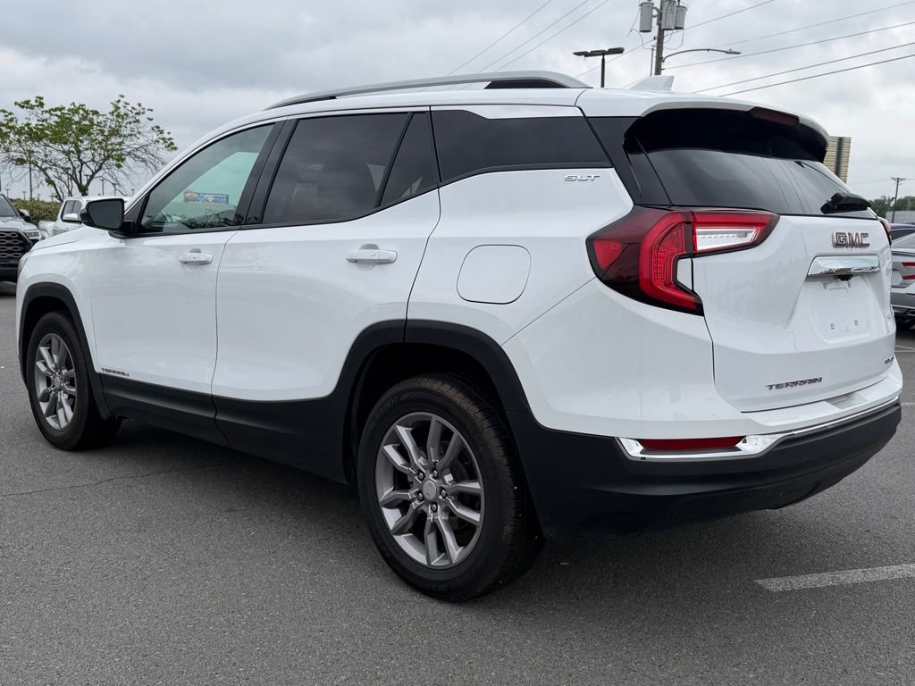 Used 2024 GMC Terrain SLT AWD/4WD image 5