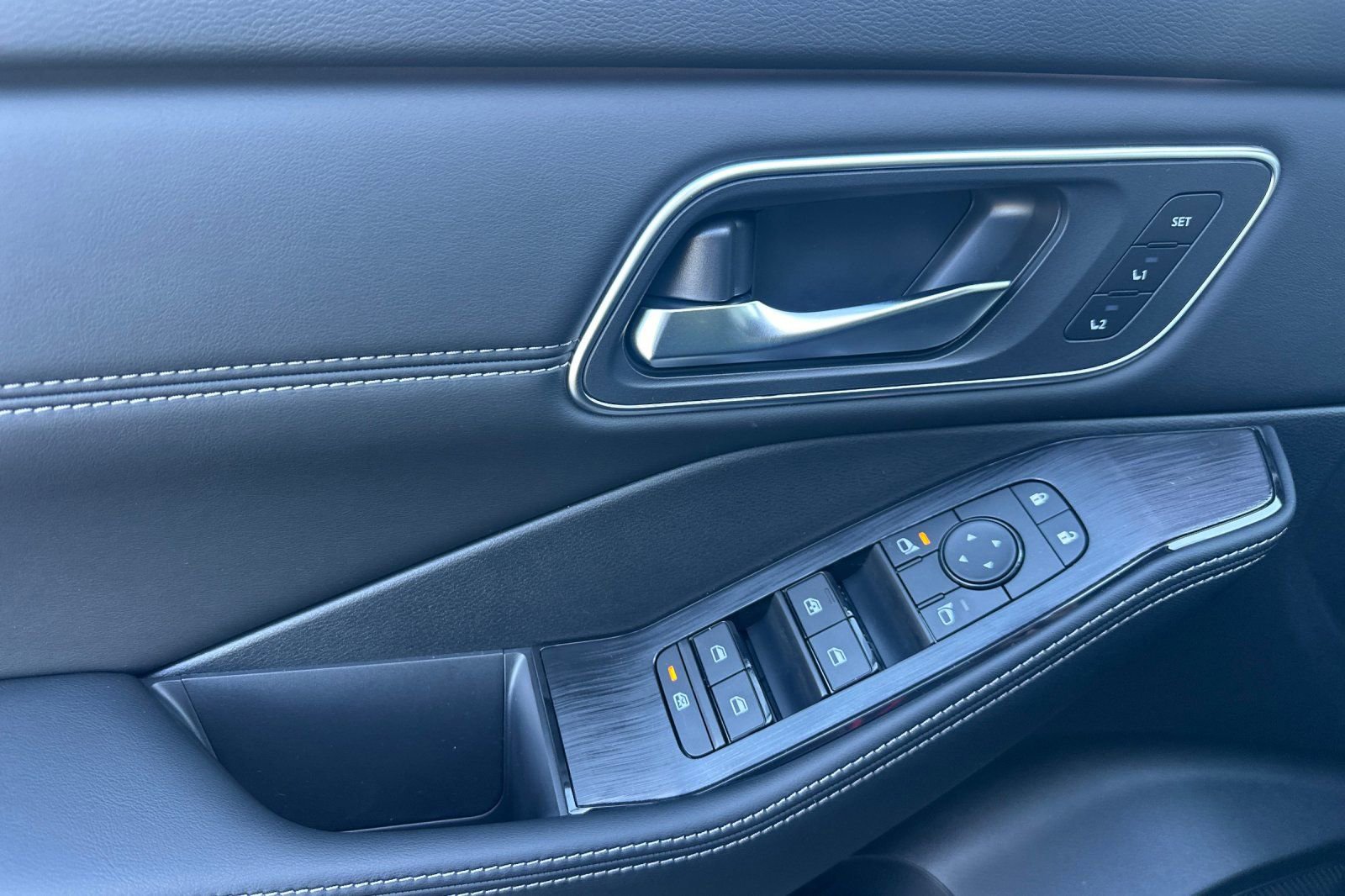 New 2026 Nissan Rogue Platinum image 12