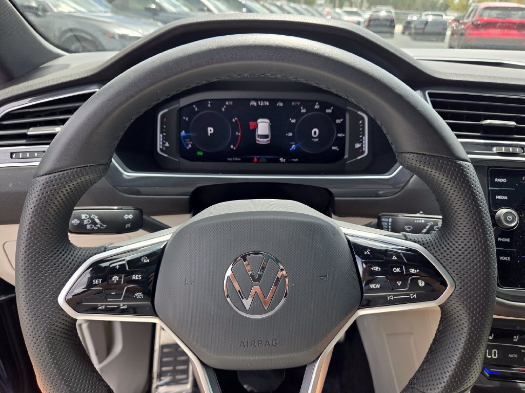 Used 2024 Volkswagen Tiguan SEL R-Line AWD/4WD image 29