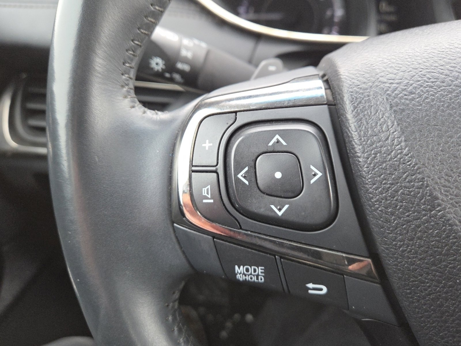 Used 2016 Toyota Avalon Limited image 34