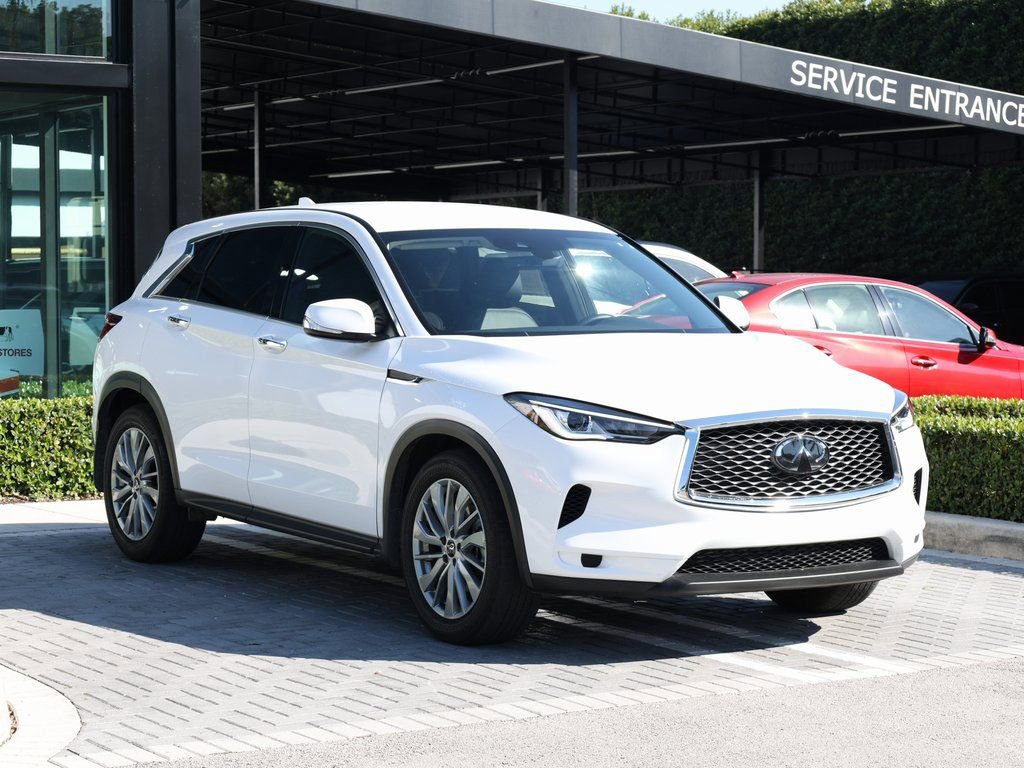 Certified 2025 INFINITI QX50 Pure AWD/4WD image 2