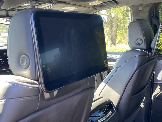 Used 2023 Cadillac Escalade ESV V w/ LPO, ONYX Package AWD/4WD image 18