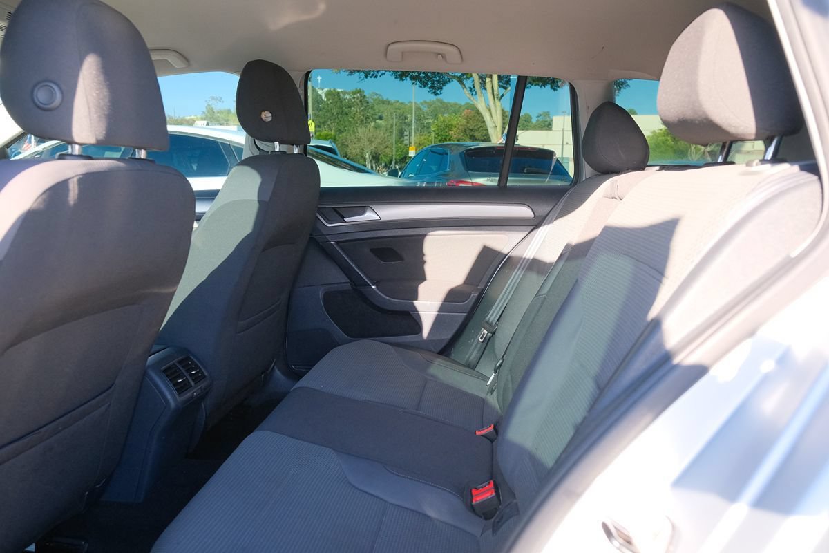 Used 2016 Volkswagen Golf SE FWD image 32