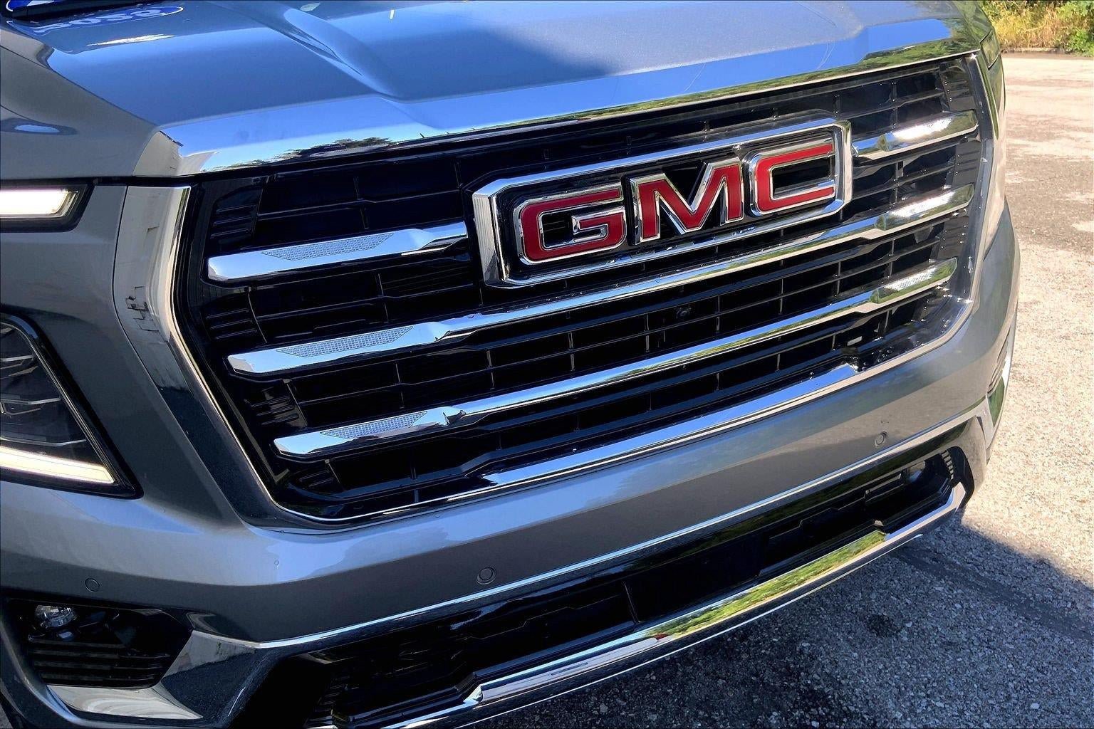 Used 2025 GMC Yukon Elevation w/ Elevation Premium Package AWD/4WD image 31