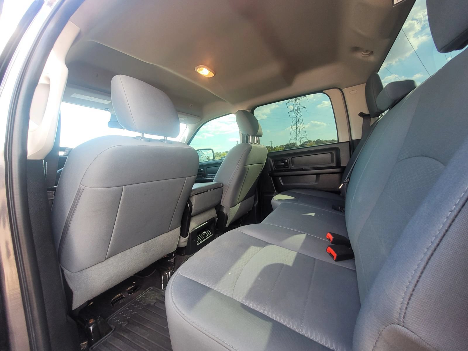 Used 2017 RAM 1500 Express AWD/4WD image 9