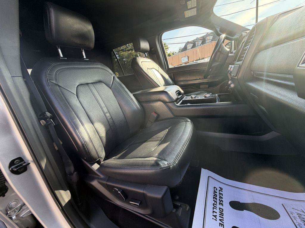 Used 2019 Ford Expedition Limited w/ Equipment Group 302A AWD/4WD image 25