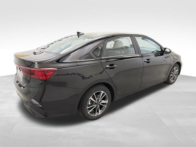 Used 2023 Kia Forte LXS FWD image 6