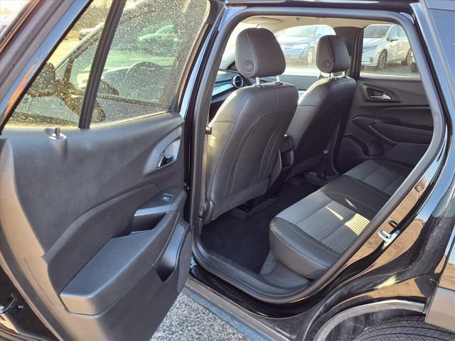 Used 2025 Chevrolet Trax LT w/ LT Convenience Package image 74