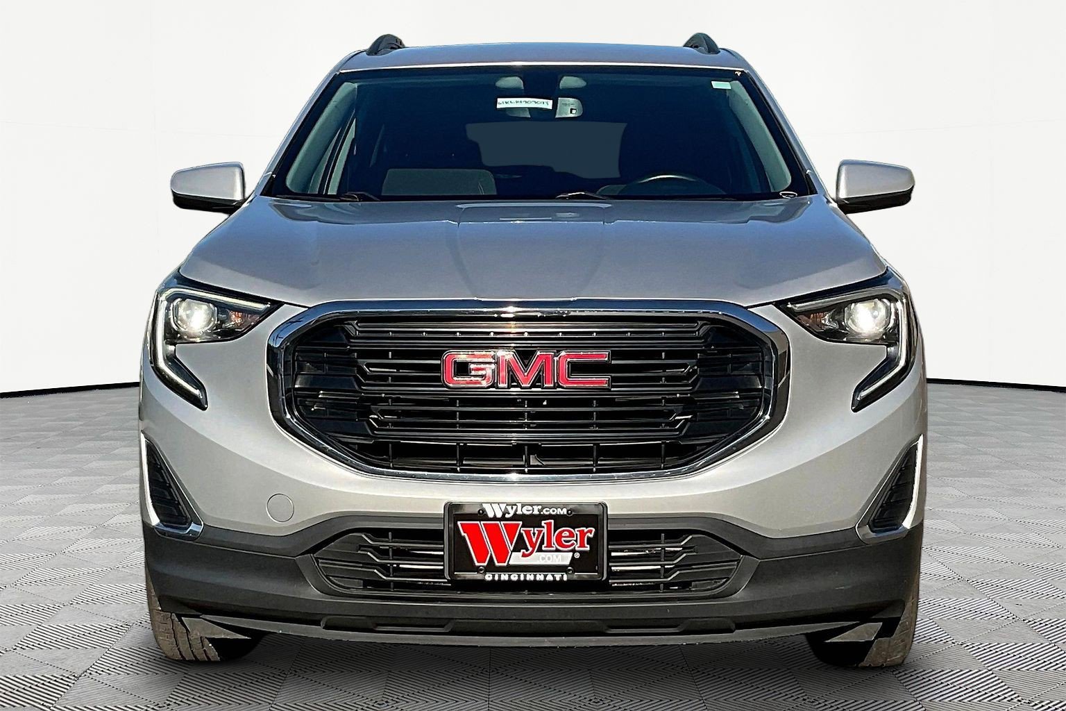 Used 2019 GMC Terrain SLE w/ Driver Convenience Package AWD/4WD image 2