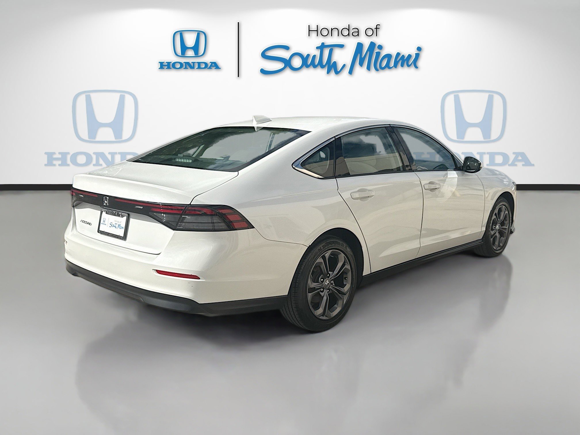 Used 2023 Honda Accord EX image 7