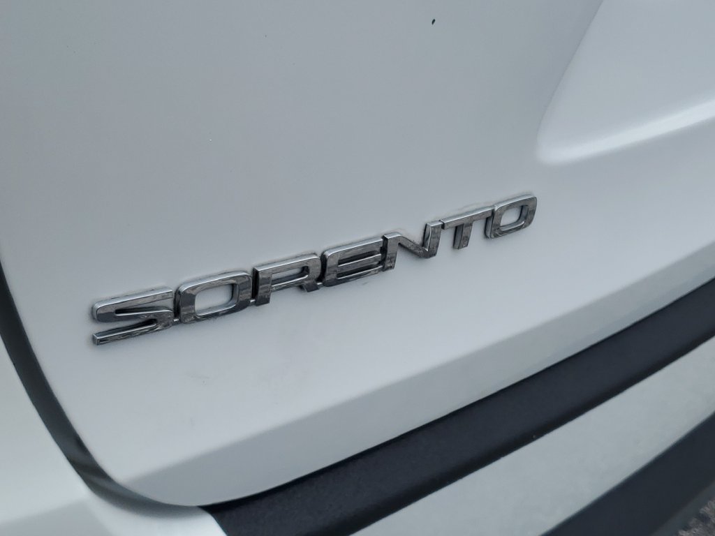 Used 2017 Kia Sorento FWD image 10