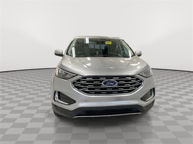 Used 2024 Ford Edge Titanium image 3