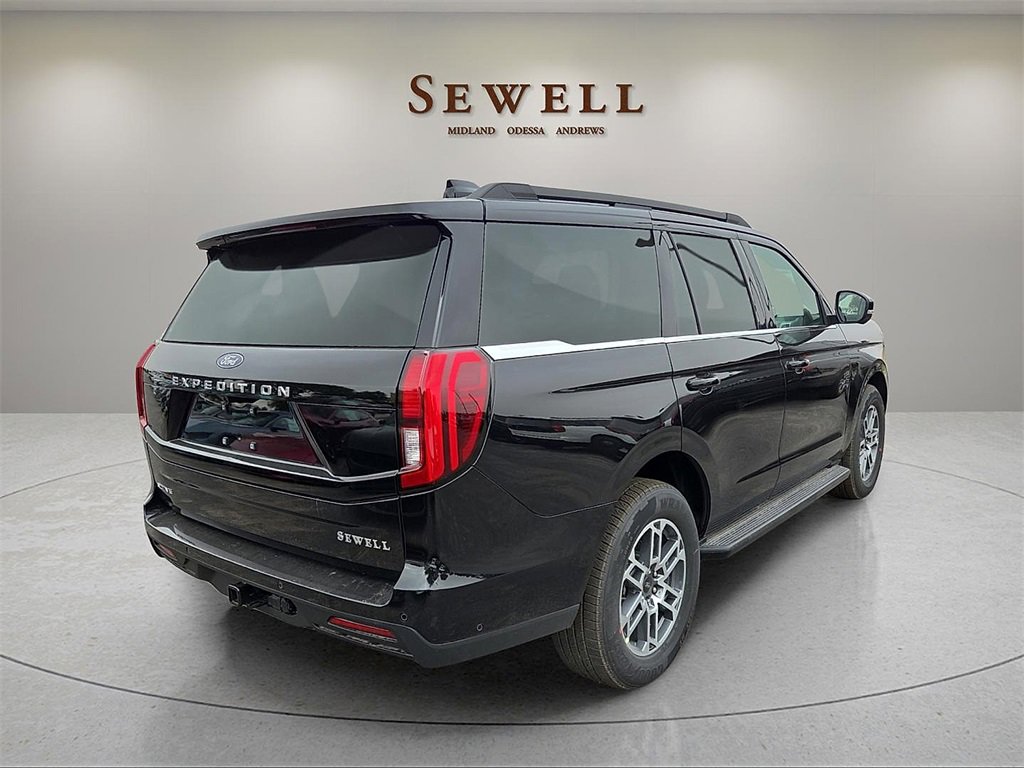 New 2025 Ford Expedition Active image 4