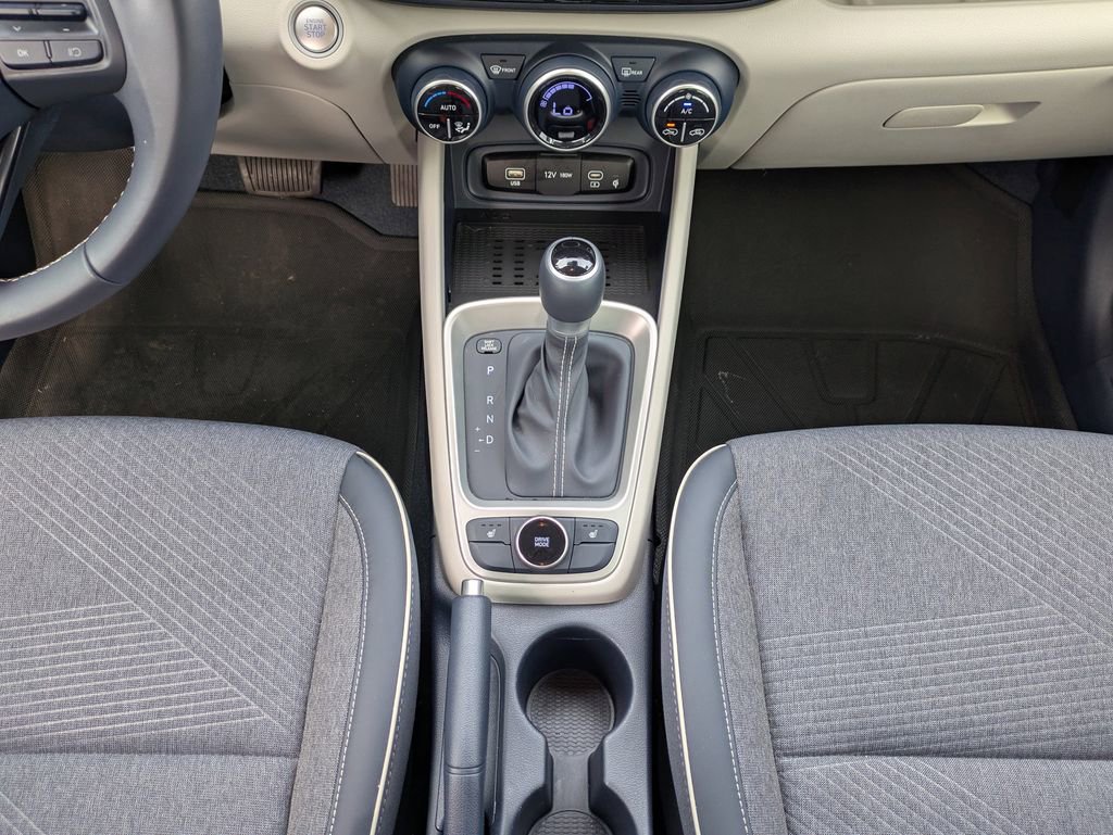 Certified 2025 Hyundai Venue Limited image 18