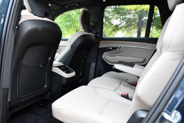 New 2026 Volvo XC90 B5 Plus w/ Protection Package Premier AWD/4WD image 16