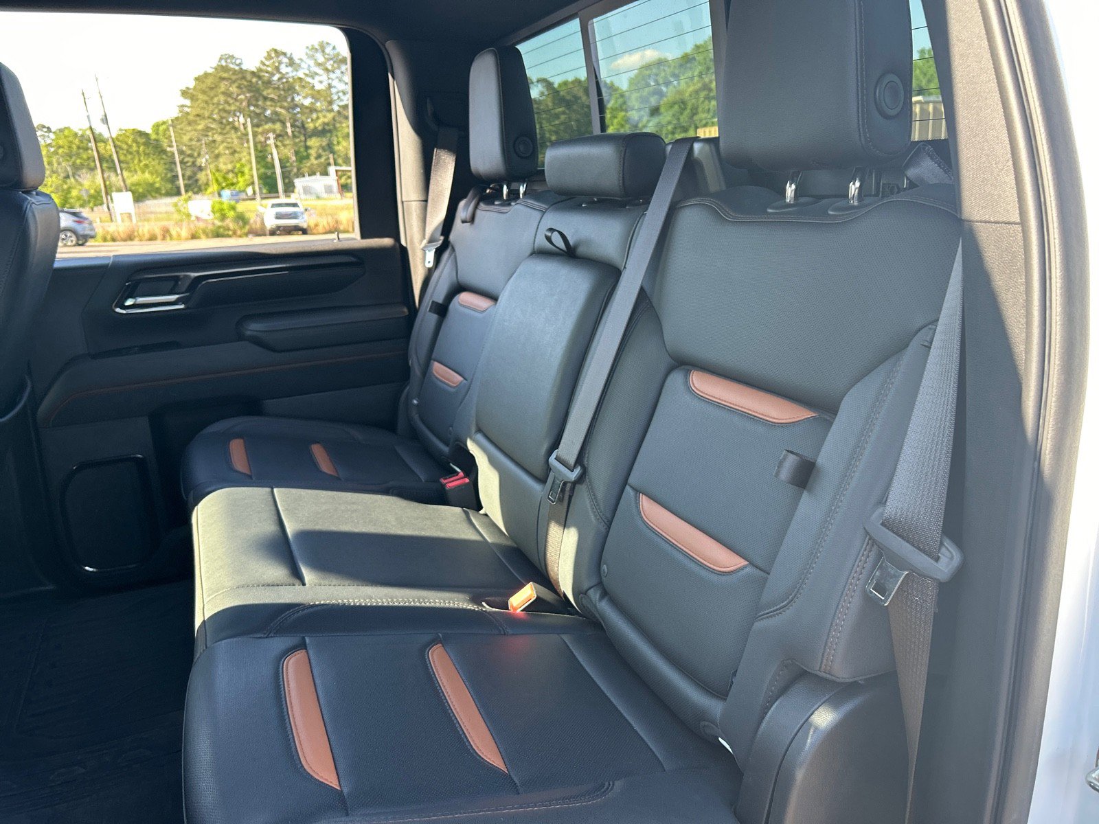 Used 2024 GMC Sierra 2500 AT4 w/ AT4 Premium Plus Package AWD/4WD image 17