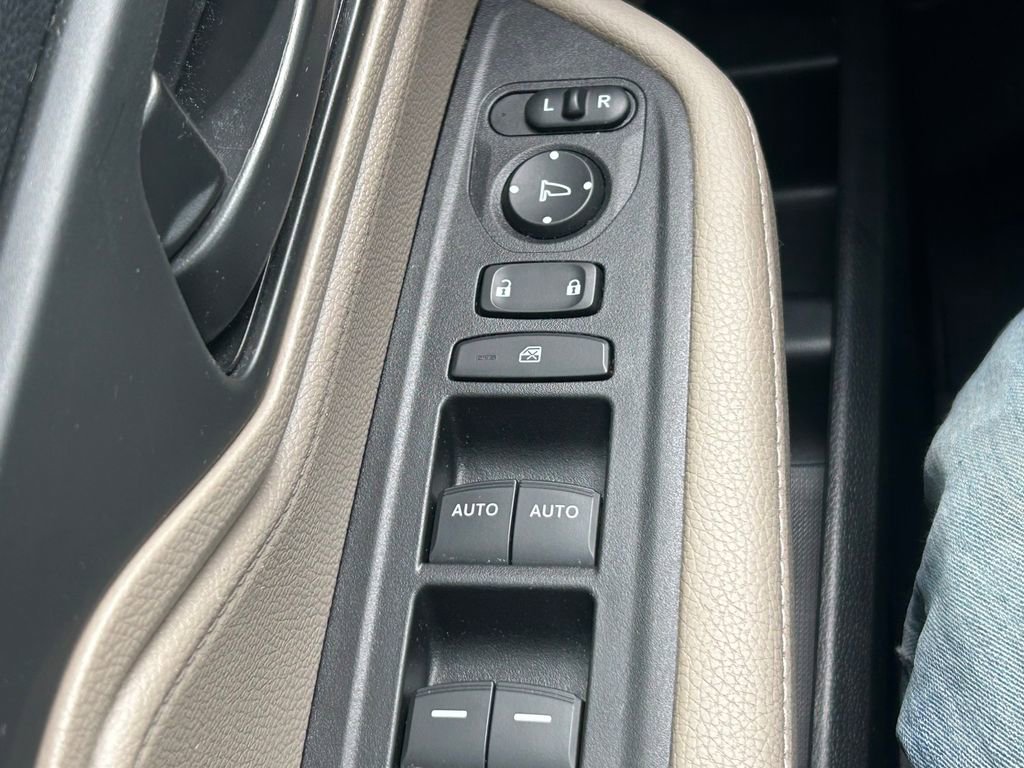 Used 2022 Honda Odyssey LX image 19
