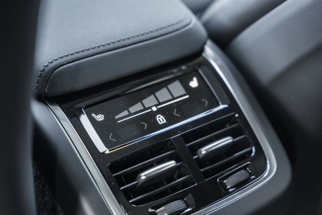 New 2026 Volvo XC60 B5 Ultra w/ Protection Package Premier image 34