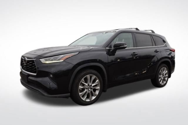 Used 2022 Toyota Highlander Limited image 6
