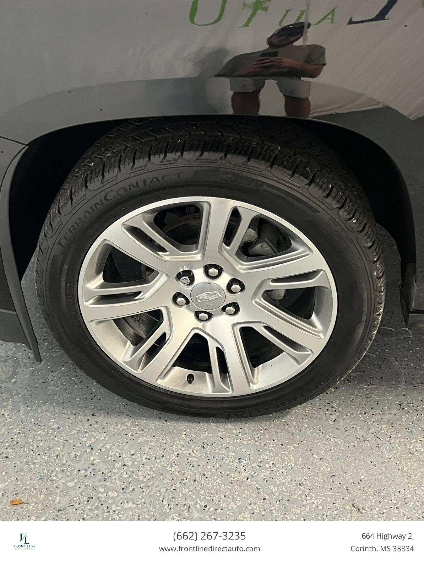 Used 2018 Cadillac Escalade Premium Luxury AWD/4WD image 10